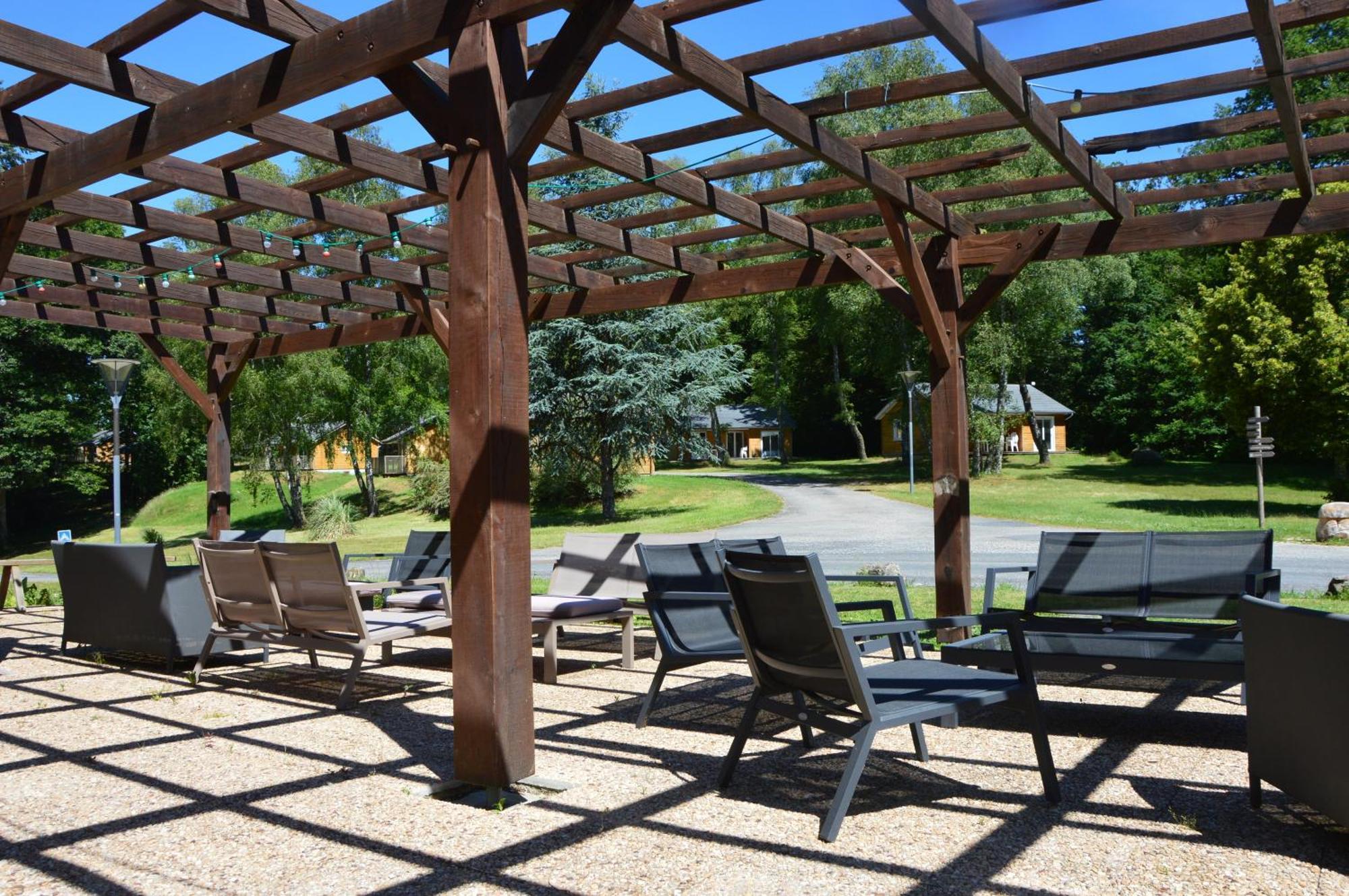 Hotel Domaine des Etangs de Taysse Espagnac Exterior foto
